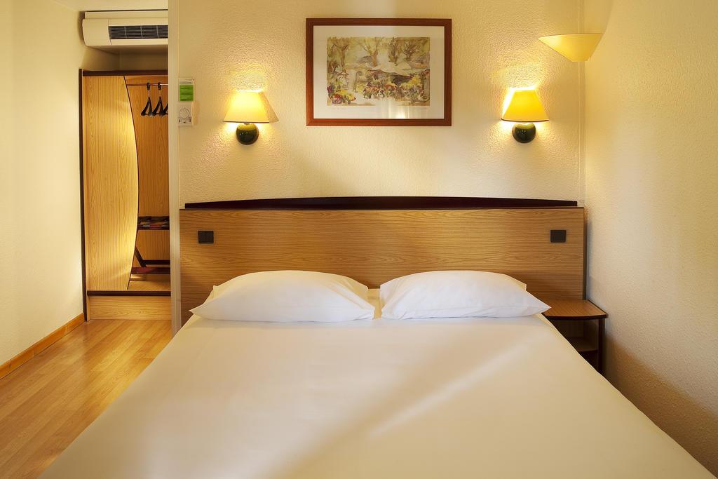 Campanile Prime - Nimes Centre Hotel Buitenkant foto