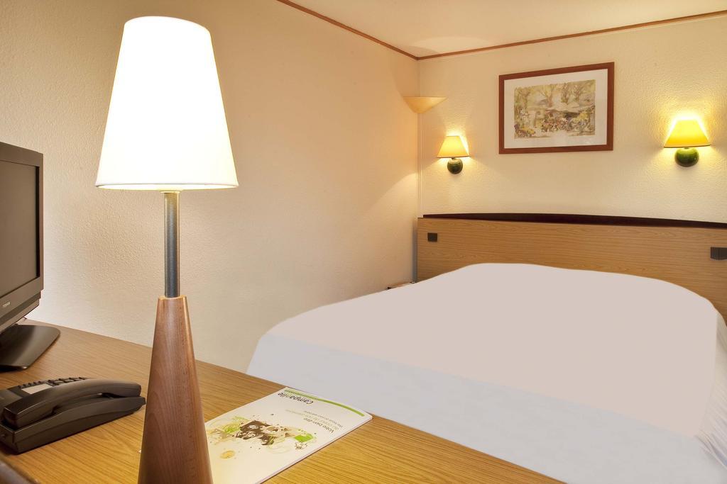 Campanile Prime - Nimes Centre Hotel Buitenkant foto