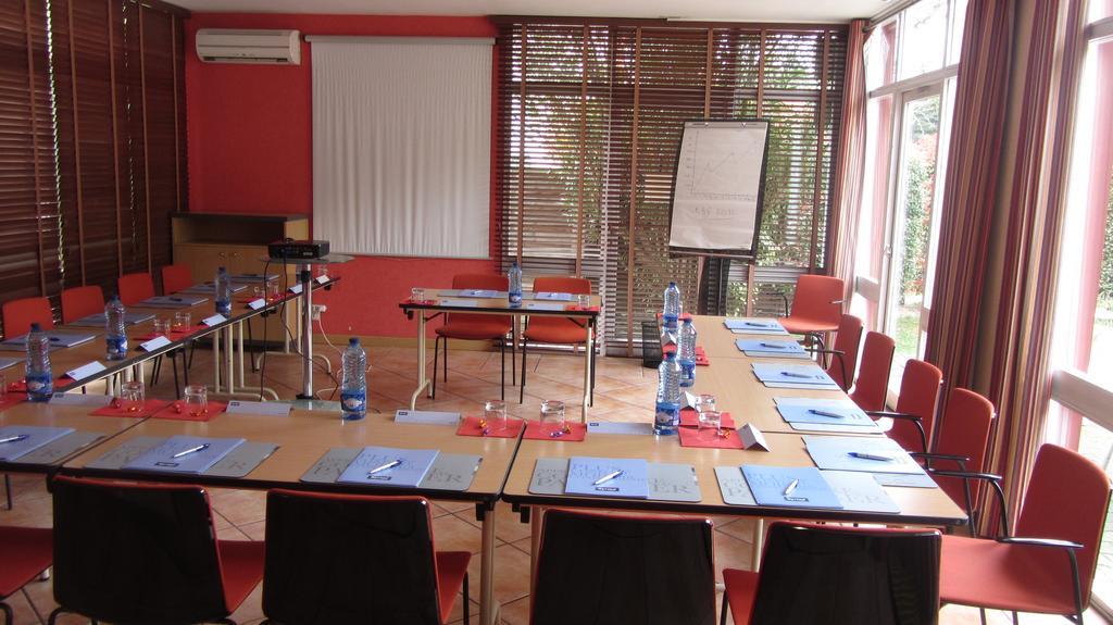 Campanile Prime - Nimes Centre Hotel Buitenkant foto
