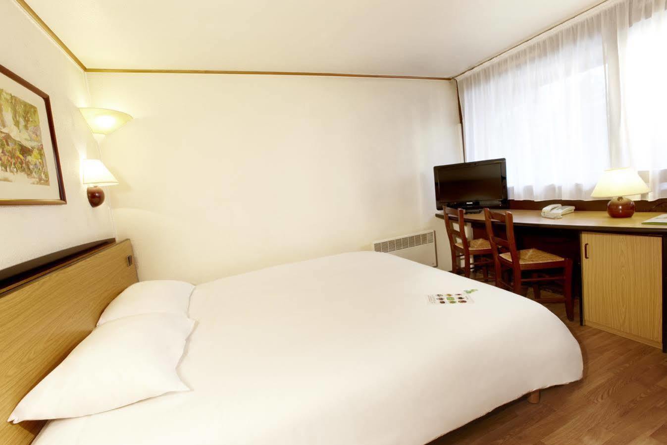 Campanile Prime - Nimes Centre Hotel Buitenkant foto